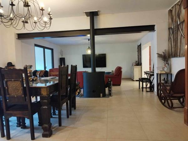 Maison Arles 9 pièce(s) 303 m2 SUR 1 hectare de parcelle