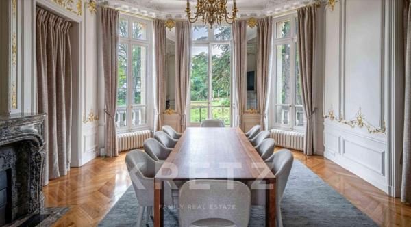 Villa Beau-Chêne • Le Vésinet • 18  Pièces  •  12  Chambres