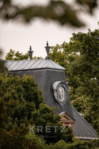 Villa Beau-Chêne • Le Vésinet • 18  Pièces  •  12  Chambres