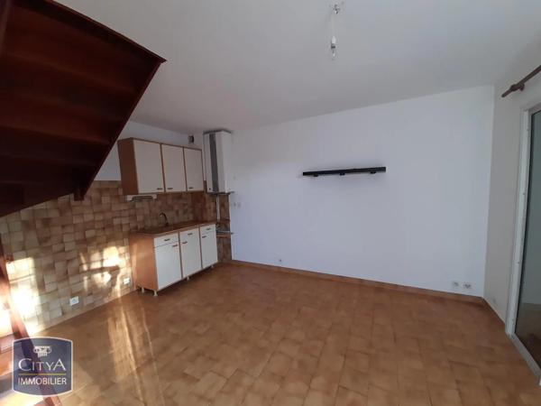 Appartement à louer 1 pièce 27.59m² Marignane (13700)