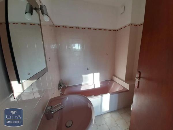 Appartement à louer 1 pièce 27.59m² Marignane (13700)