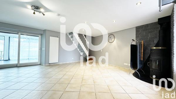 Maison de ville 5 pièces de 158 m² à Sainte-Sigolène (43600)