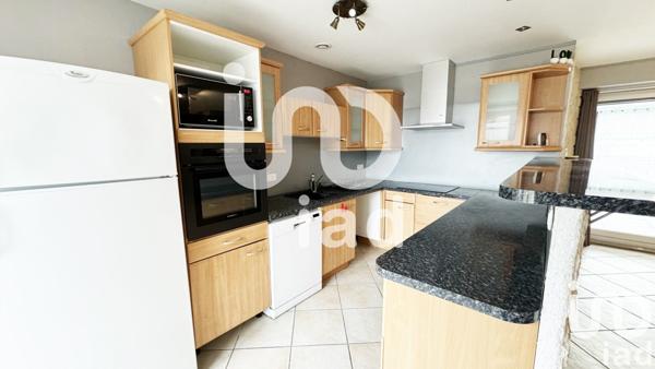 Maison de ville 5 pièces de 158 m² à Sainte-Sigolène (43600)