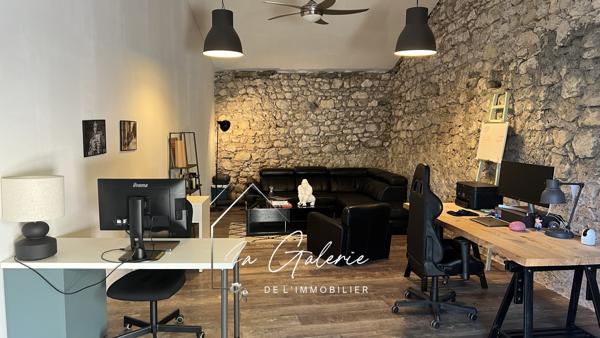 BATISSE DE 328 M2 DONT MAISON PLEINE DE CHARME + DEPENDANCES DE 240 M2 A CLAIX