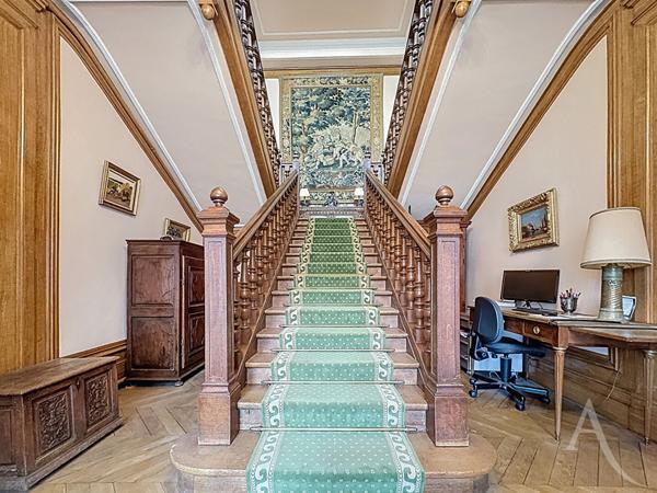 Hyper-centre Mantes-la-Jolie Maison 6 pièce(s) - 4 chambres - jardin - terasse - parking