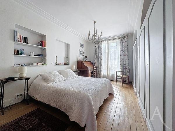 Hyper-centre Mantes-la-Jolie Maison 6 pièce(s) - 4 chambres - jardin - terasse - parking