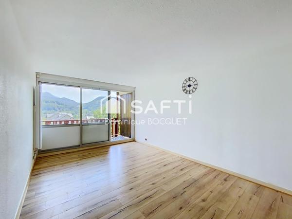 Studio + cabine 27 m2, exposé sud, balcon, ascenceur.