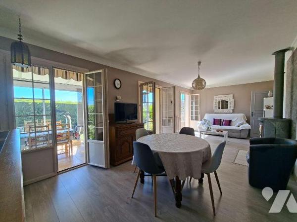 Maison de plain-pied entièrement rénovée à Moutiers-sous-Argenton.
Située au calme, la maison ...