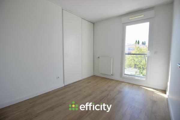Appartement
         3 pièces
        - 62 m² Exclusivité 220 000 € *