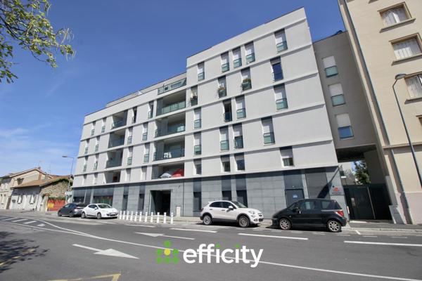 Appartement
         3 pièces
        - 62 m² Exclusivité 220 000 € *