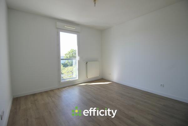 Appartement
         3 pièces
        - 62 m² Exclusivité 220 000 € *