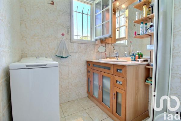 Maison traditionnelle 7 pièces de 170 m² à Bouc-Bel-Air (13320)