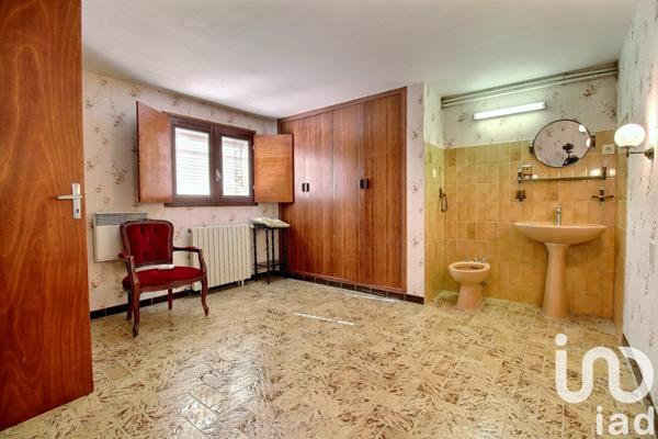 Maison traditionnelle 7 pièces de 170 m² à Bouc-Bel-Air (13320)