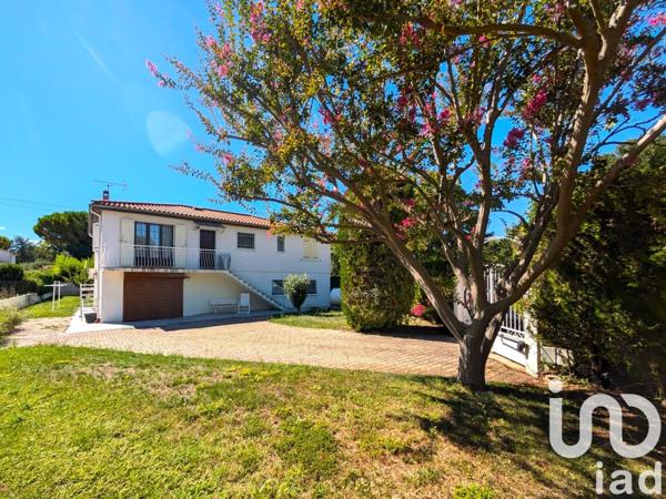 Maison traditionnelle 7 pièces de 170 m² à Bouc-Bel-Air (13320)