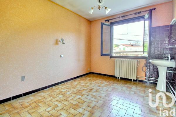 Maison traditionnelle 7 pièces de 170 m² à Bouc-Bel-Air (13320)