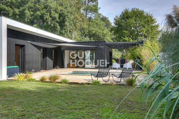 Villa d'architecte contemporaine avec piscine