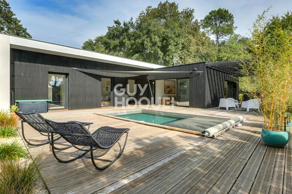 Villa d'architecte contemporaine avec piscine