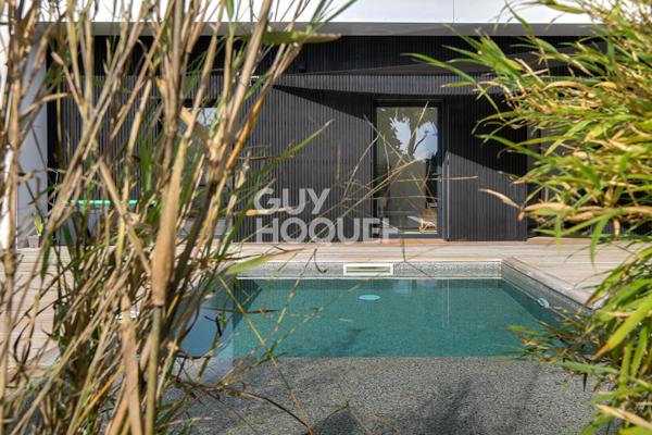 Villa d'architecte contemporaine avec piscine