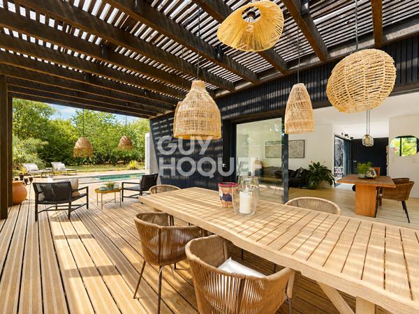 Villa d'architecte contemporaine avec piscine