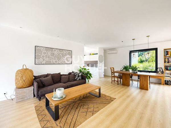 Villa d'architecte contemporaine avec piscine
