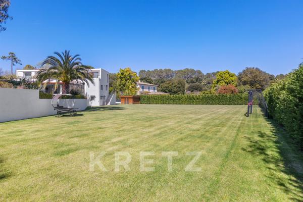 Valbonne – Rare villa contemporaine 7 chambres avec piscine et prestations premium