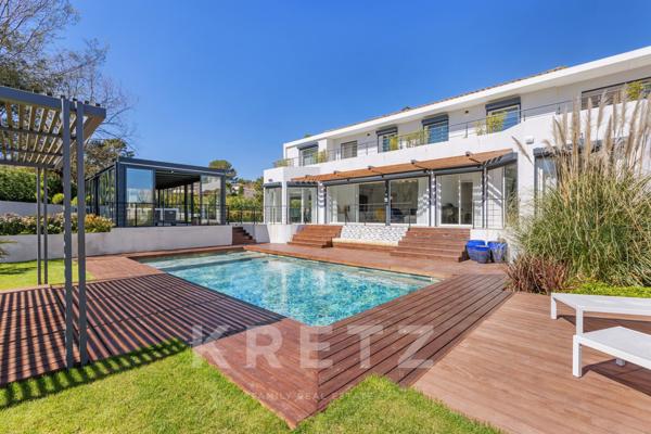 Valbonne – Rare villa contemporaine 7 chambres avec piscine et prestations premium