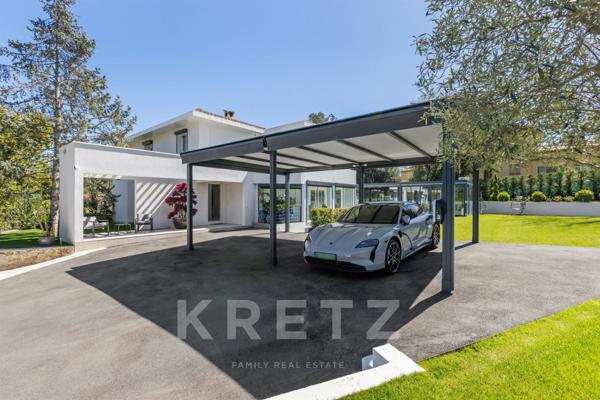 Valbonne – Rare villa contemporaine 7 chambres avec piscine et prestations premium