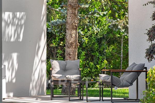 Valbonne – Rare villa contemporaine 7 chambres avec piscine et prestations premium