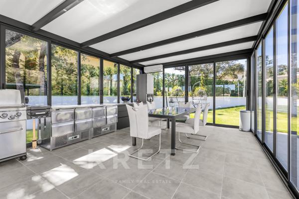 Valbonne – Rare villa contemporaine 7 chambres avec piscine et prestations premium