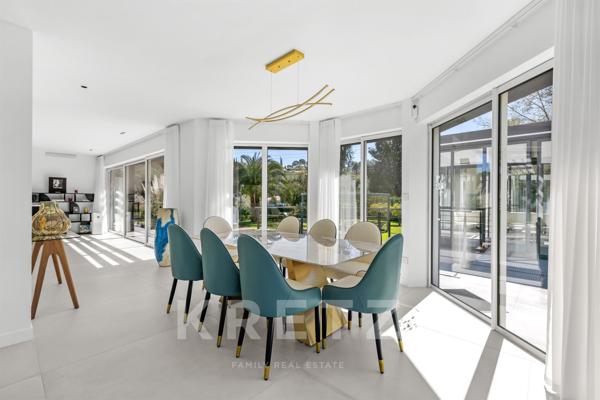 Valbonne – Rare villa contemporaine 7 chambres avec piscine et prestations premium