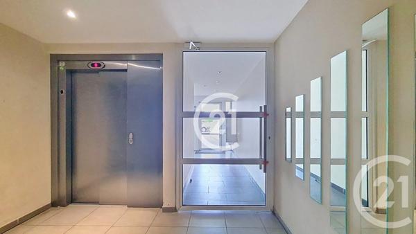Appartement F4 à vendre  4 pièces - 89,79 m 2   ST MARTIN DE CRAU  - 13