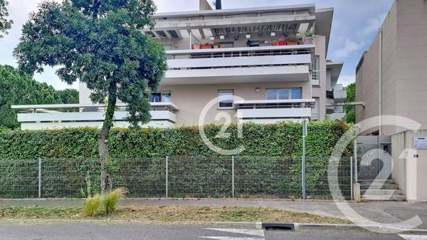 Appartement F4 à vendre  4 pièces - 89,79 m 2   ST MARTIN DE CRAU  - 13