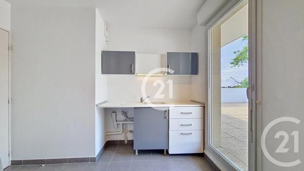 Appartement F4 à vendre  4 pièces - 89,79 m 2   ST MARTIN DE CRAU  - 13