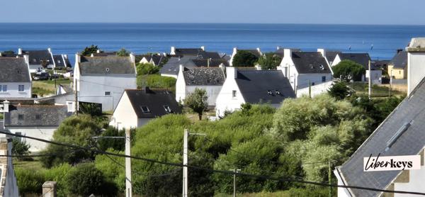 PLOUHINEC ENSEMBLE IMMOBILIER 2 MAISONS + DEPENDANCES