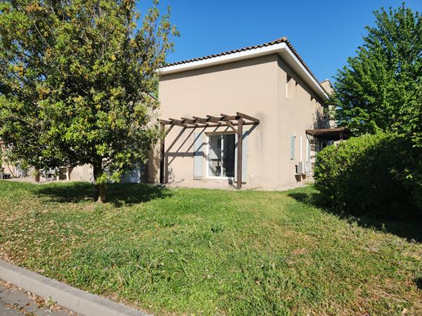 EXCLUSIVITE A SAINT SATURNIN LES AVIGNON - MAISON/APPARTEMENT A VENDRE EN RESIDENCE FERMEE SECURISEE AVEC TERRASSE + PARKING PRIVE