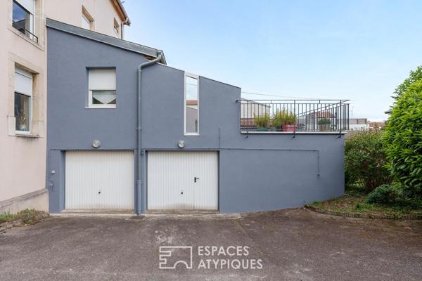 Maison de ville années 30 et son écrin de verdure