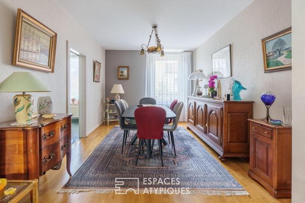Maison de ville années 30 et son écrin de verdure