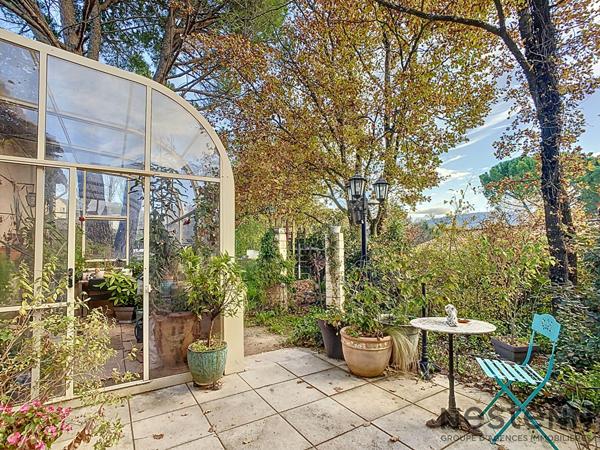 Maison Pourrieres 3 pièce(s) sur beau terrain avec piscine