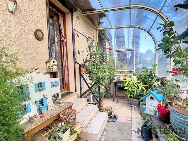 Maison Pourrieres 3 pièce(s) sur beau terrain avec piscine