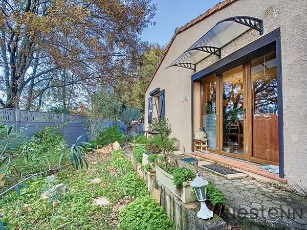 Maison Pourrieres 3 pièce(s) sur beau terrain avec piscine