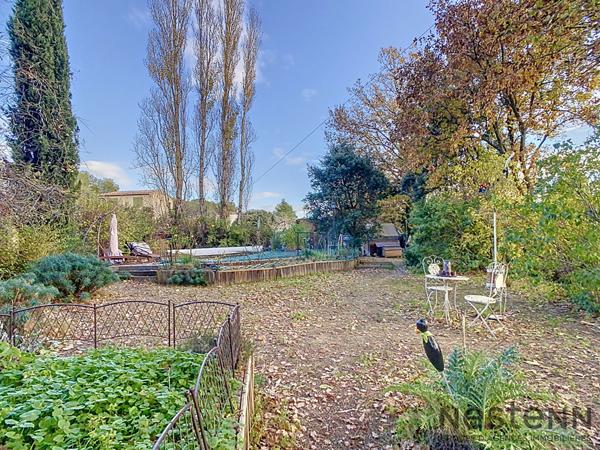 Maison Pourrieres 3 pièce(s) sur beau terrain avec piscine