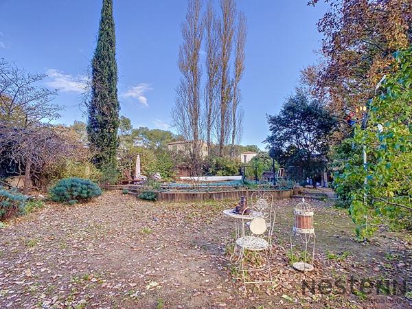 Maison Pourrieres 3 pièce(s) sur beau terrain avec piscine