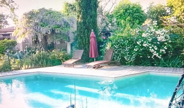 Maison Pourrieres 3 pièce(s) sur beau terrain avec piscine