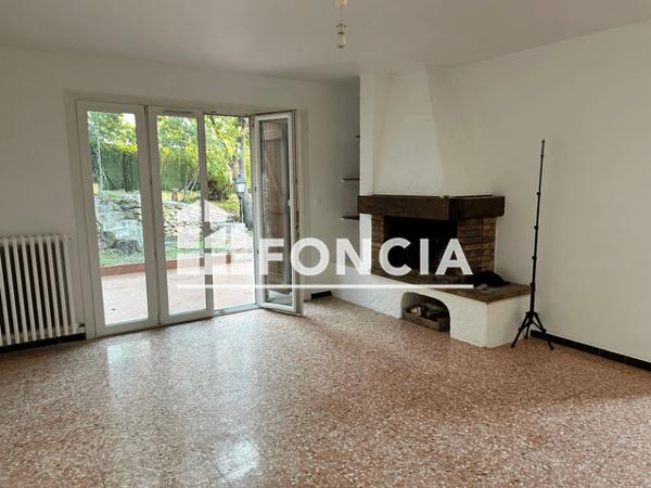 Location Maison 4 pièces 80 m² - 90 RUE DE LA FARANDOLE Six-fours 83140