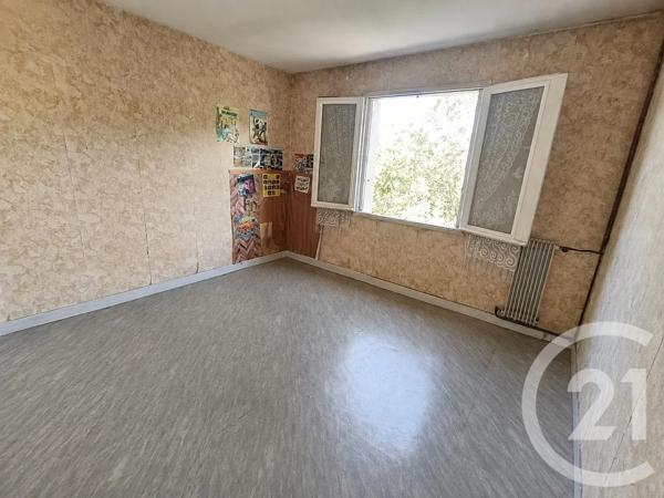 Appartement F4 à vendre  4 pièces - 88 m 2   LAVELANET  - 09