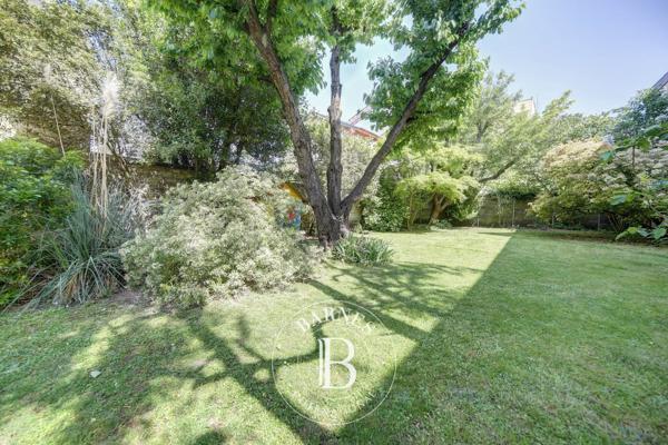 Saint-Germain-en-Laye, Maison 6 Chambres -  303 m² à vendre