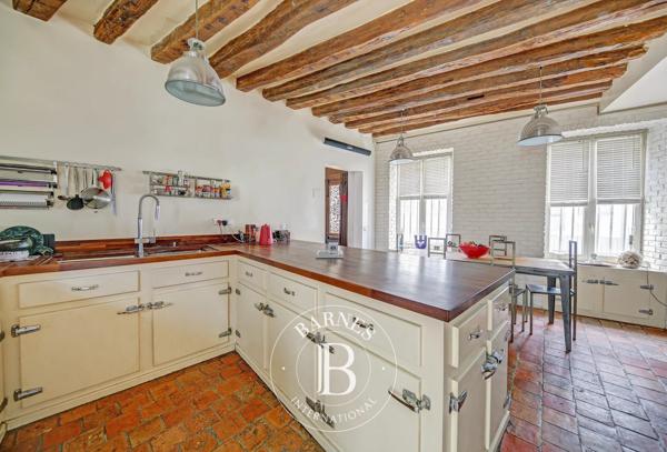 Saint-Germain-en-Laye, Maison 6 Chambres -  303 m² à vendre