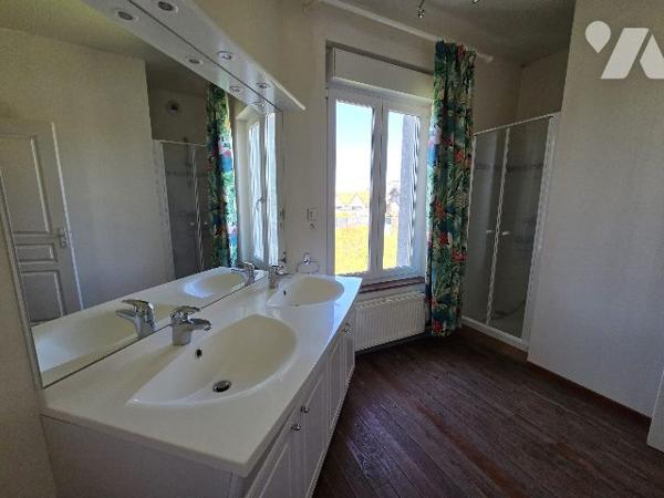 Maison et Grange - ESSIGNY-LE-GRAND