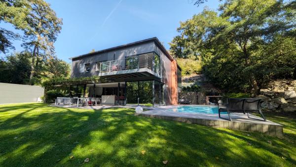 ACHAT-VENTE PROCHE LAVAL MAISON CONTEMPORAINE