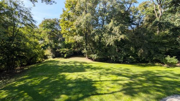 ACHAT-VENTE PROCHE LAVAL MAISON CONTEMPORAINE